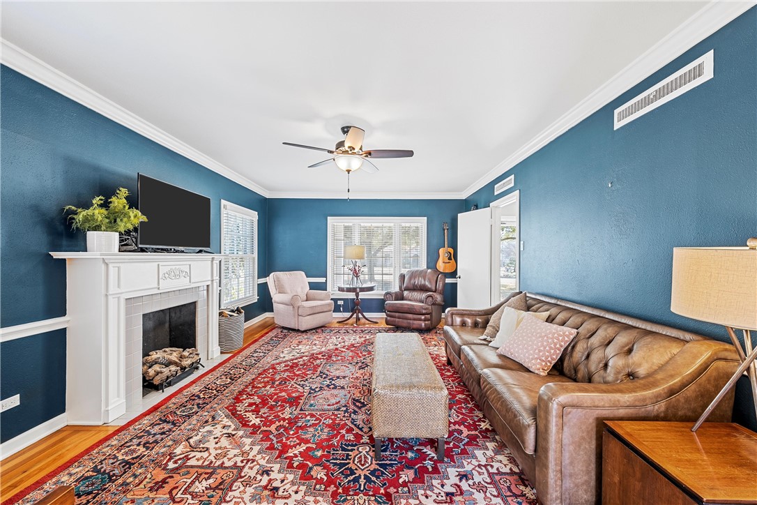3127 Maple Avenue