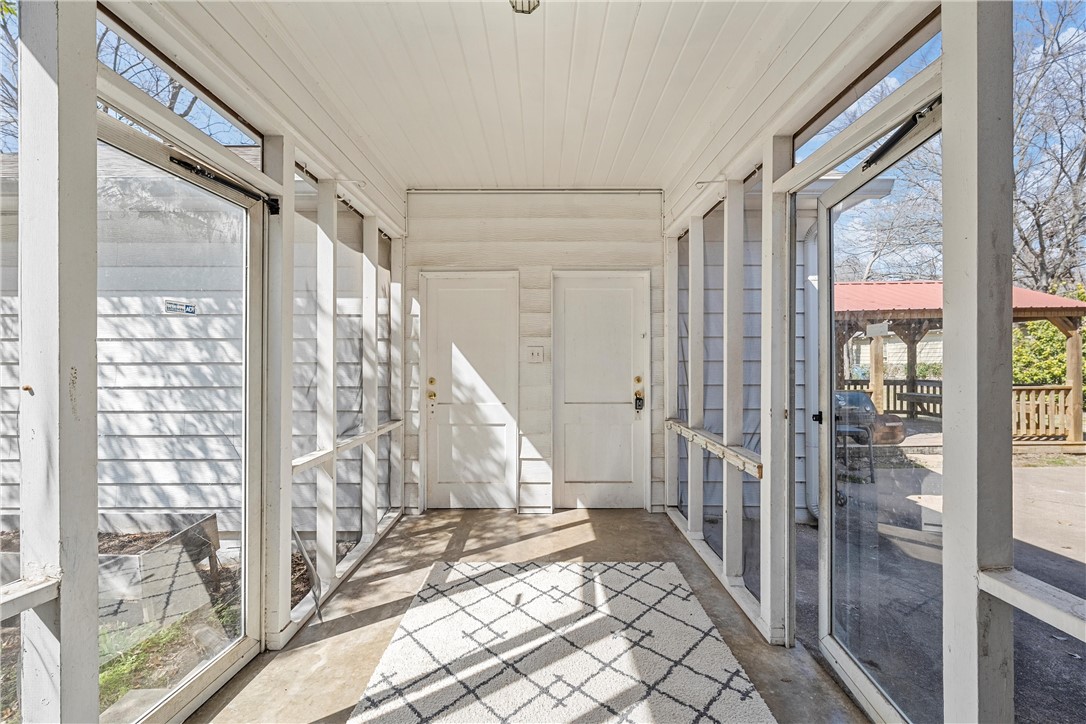 3127 Maple Avenue