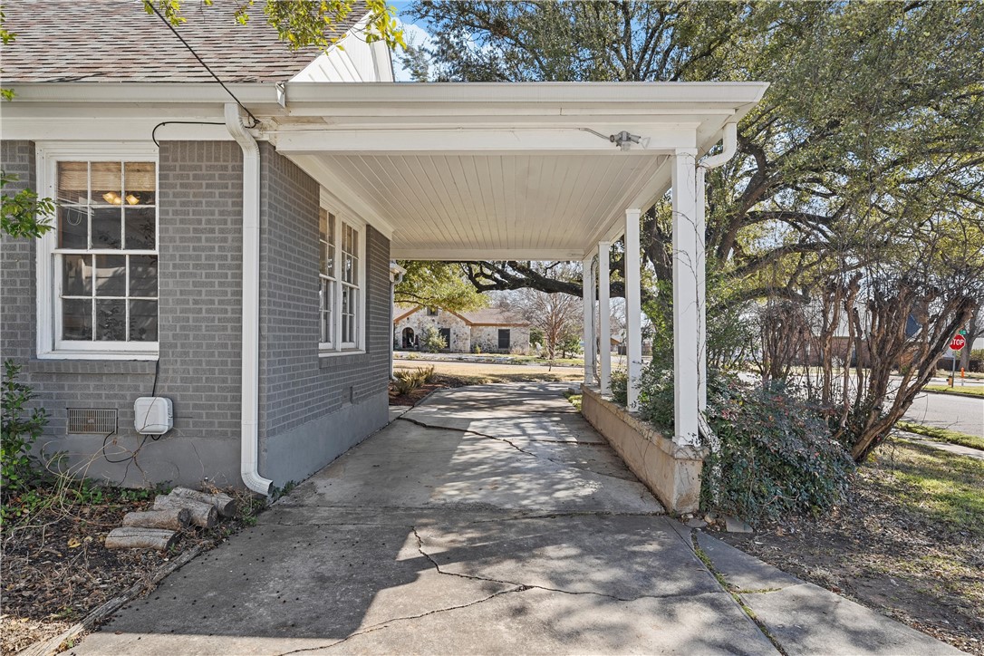 3127 Maple Avenue