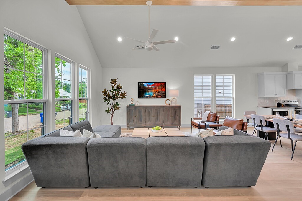538 Proctor Avenue