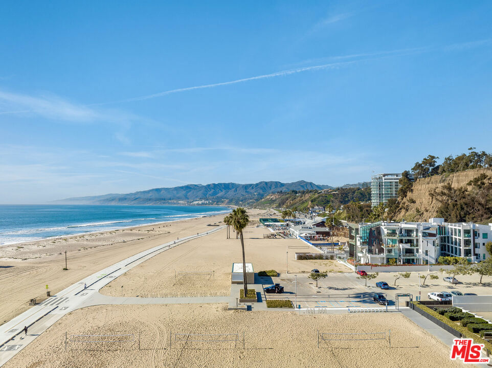 270 Palisades Beach Road 401