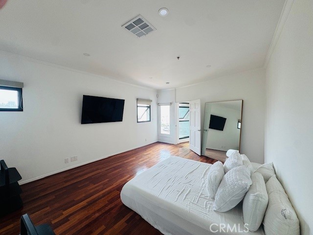 270 Palisades Beach Road 301