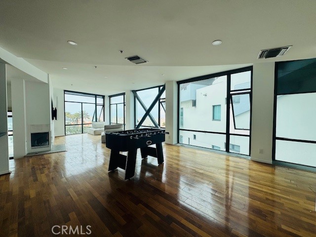 270 Palisades Beach Road 301