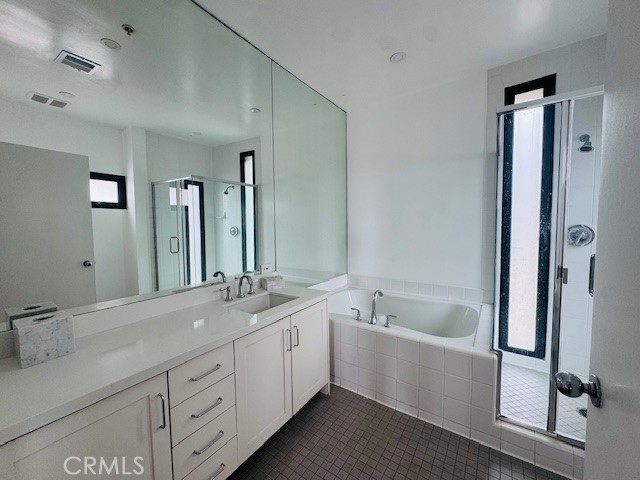 270 Palisades Beach Road 301