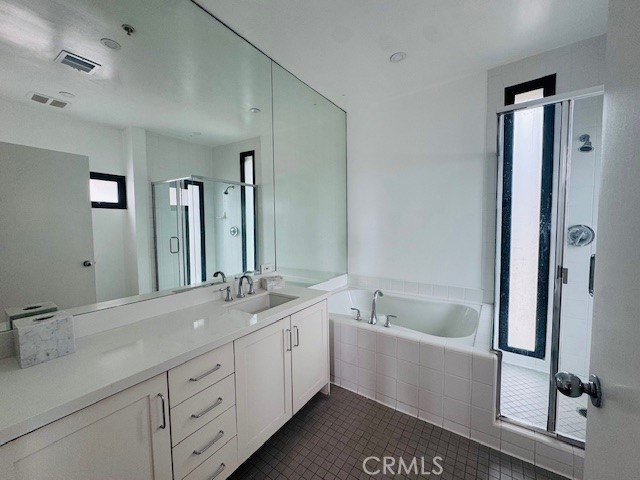 270 Palisades Beach Road 301