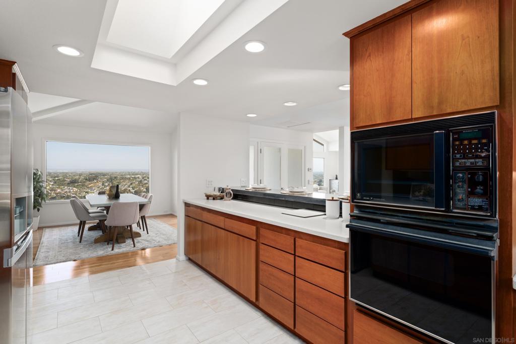 5665 Soledad Mountain Rd