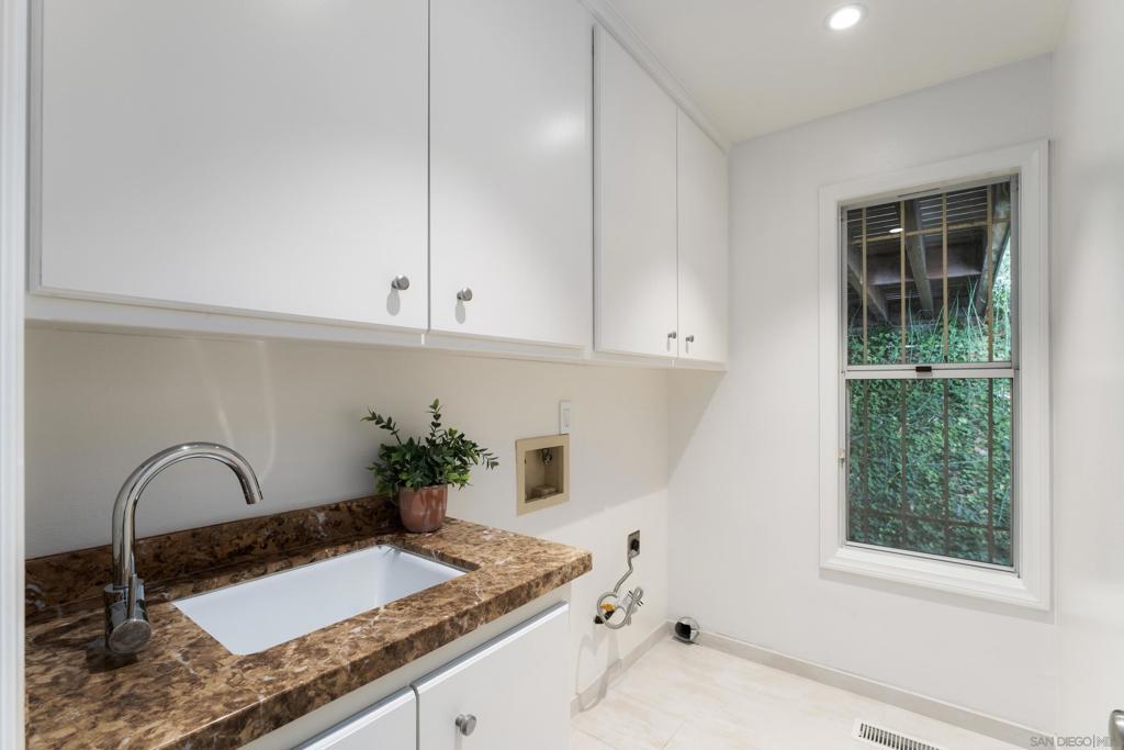 5665 Soledad Mountain Rd