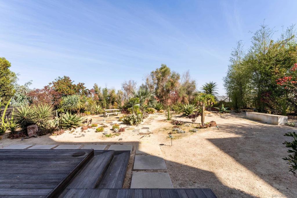 5665 Soledad Mountain Rd