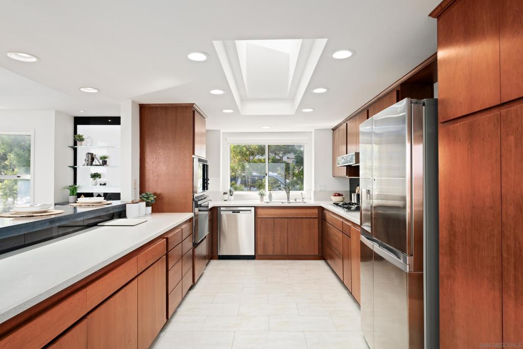 5665 Soledad Mountain Rd