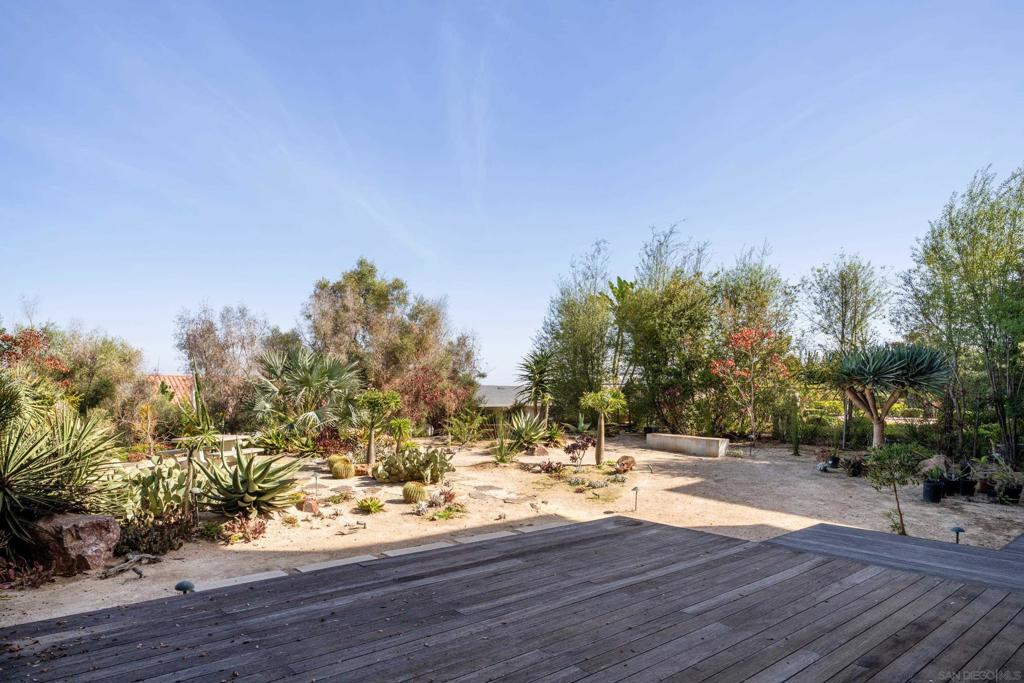 5665 Soledad Mountain Rd