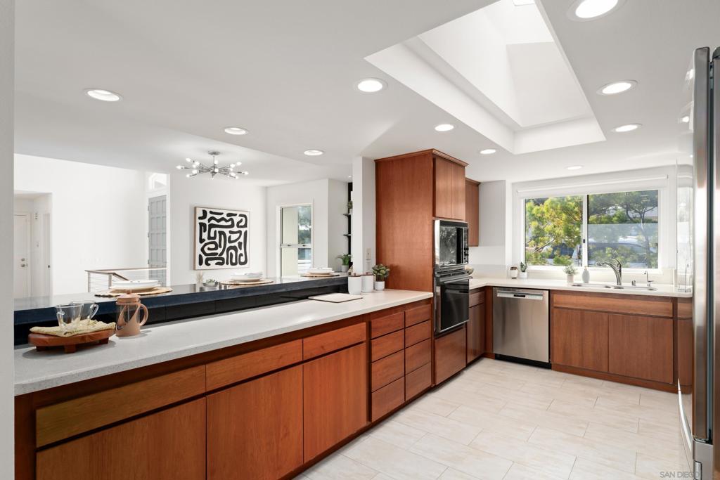 5665 Soledad Mountain Rd