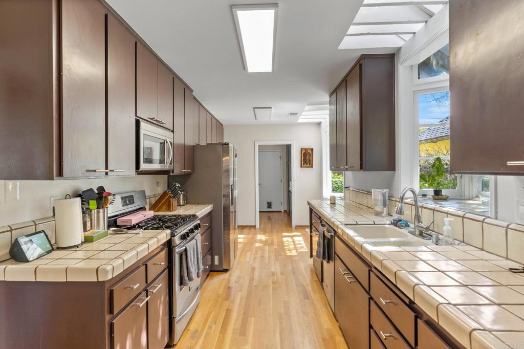 1934 S Pacific Street