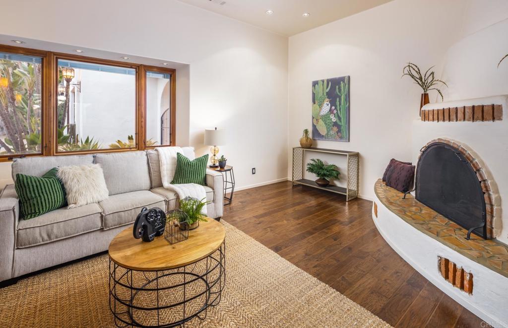 2202 Mountain Vista Dr