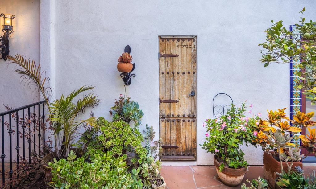 2202 Mountain Vista Dr