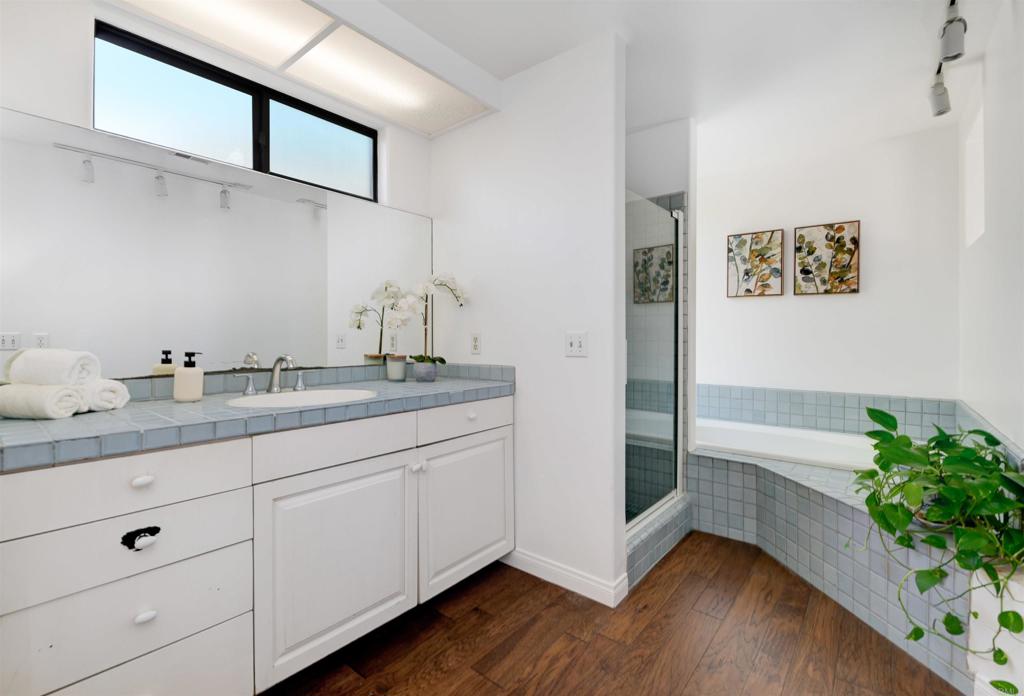 2217 Running Spring Pl