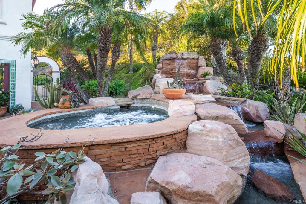 2202 Mountain Vista Dr