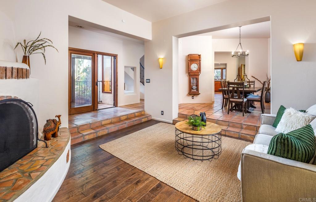 2202 Mountain Vista Dr