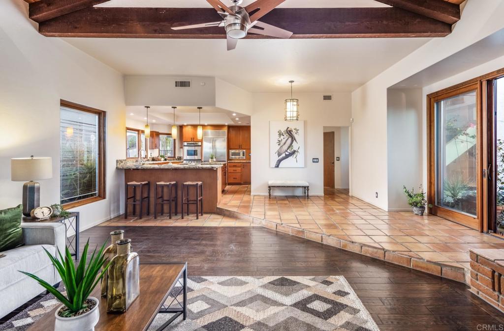 2202 Mountain Vista Dr