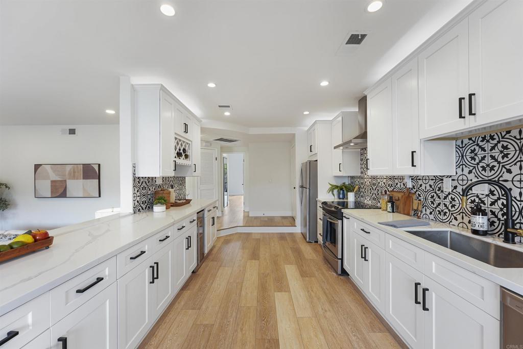 2630 Pirineos Way 14