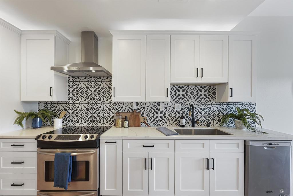 2630 Pirineos Way 14