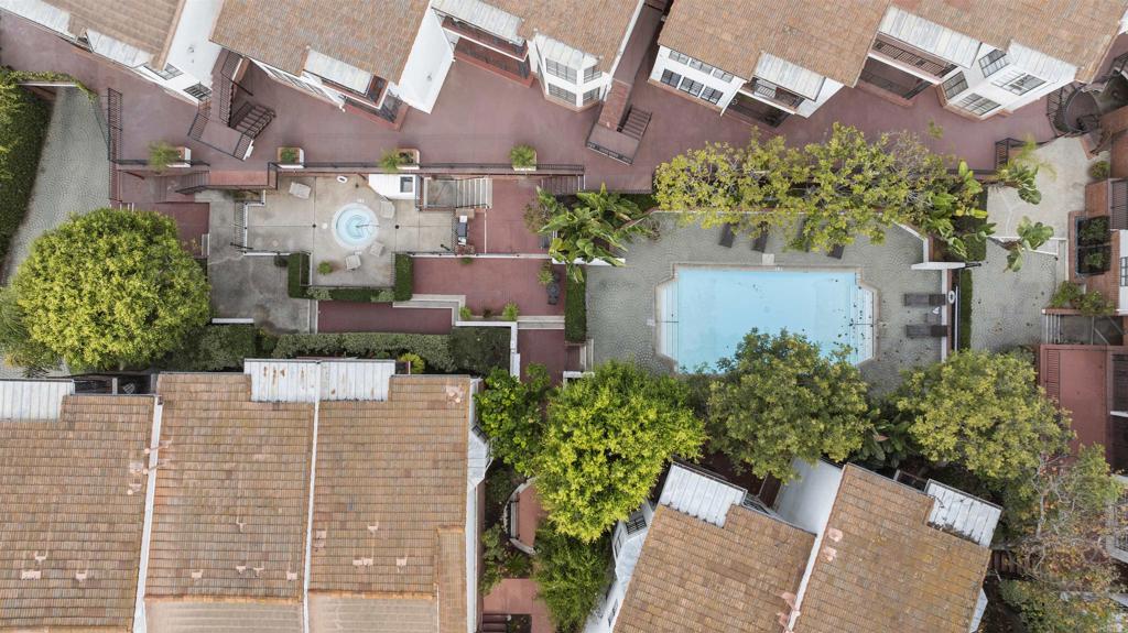 2630 Pirineos Way 14