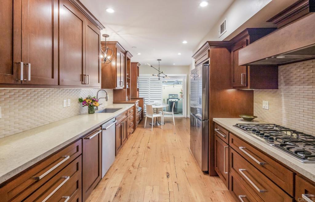 7031 Estrella De Mar Road