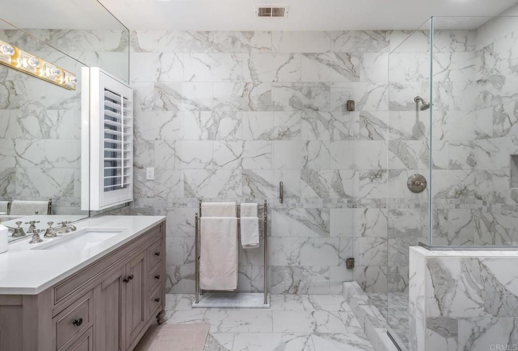 7477 Avenida De Palais