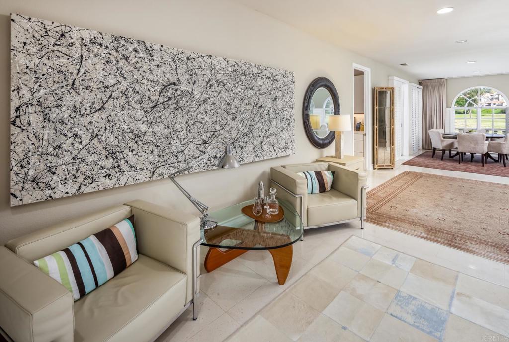 7477 Avenida De Palais