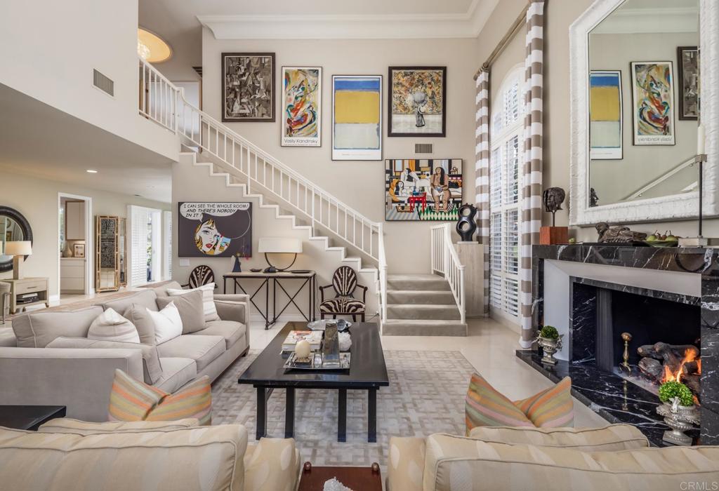 7477 Avenida De Palais