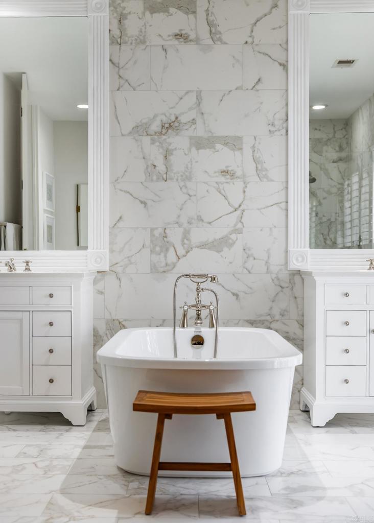 7477 Avenida De Palais