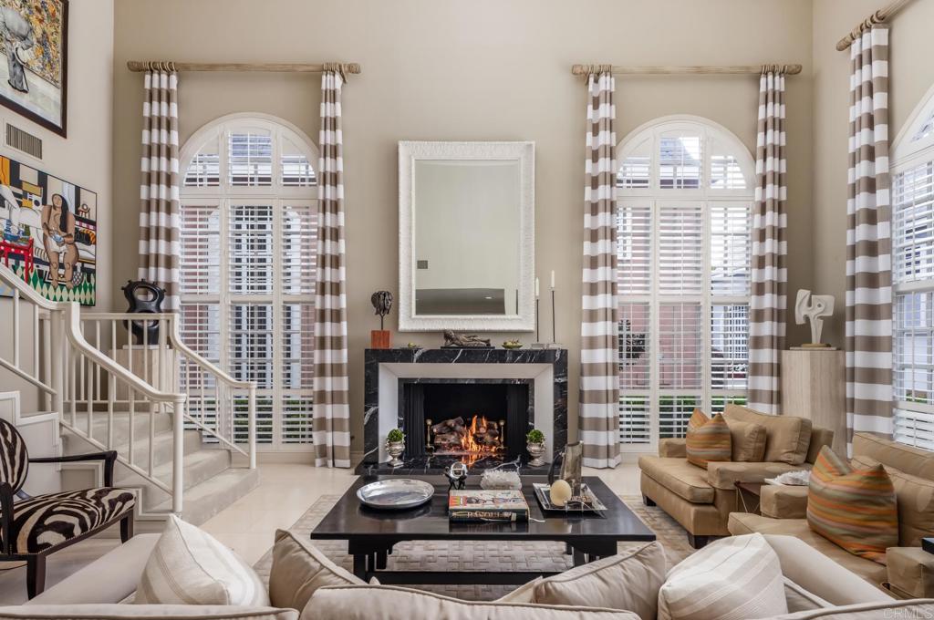 7477 Avenida De Palais