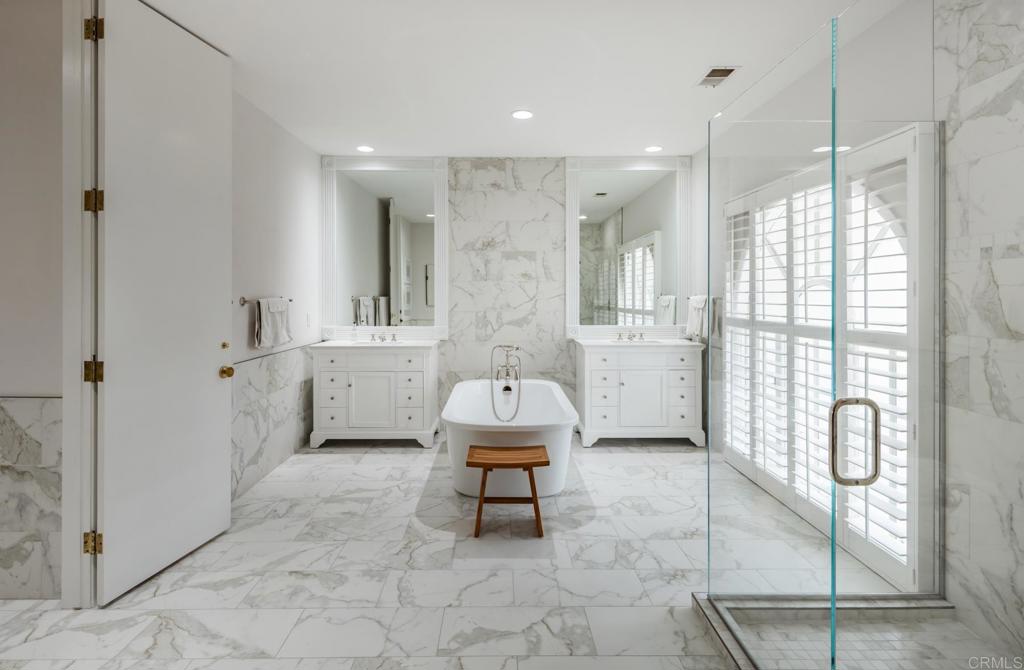 7477 Avenida De Palais