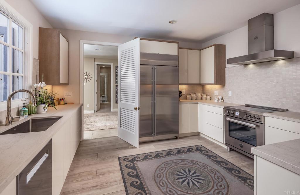 7477 Avenida De Palais