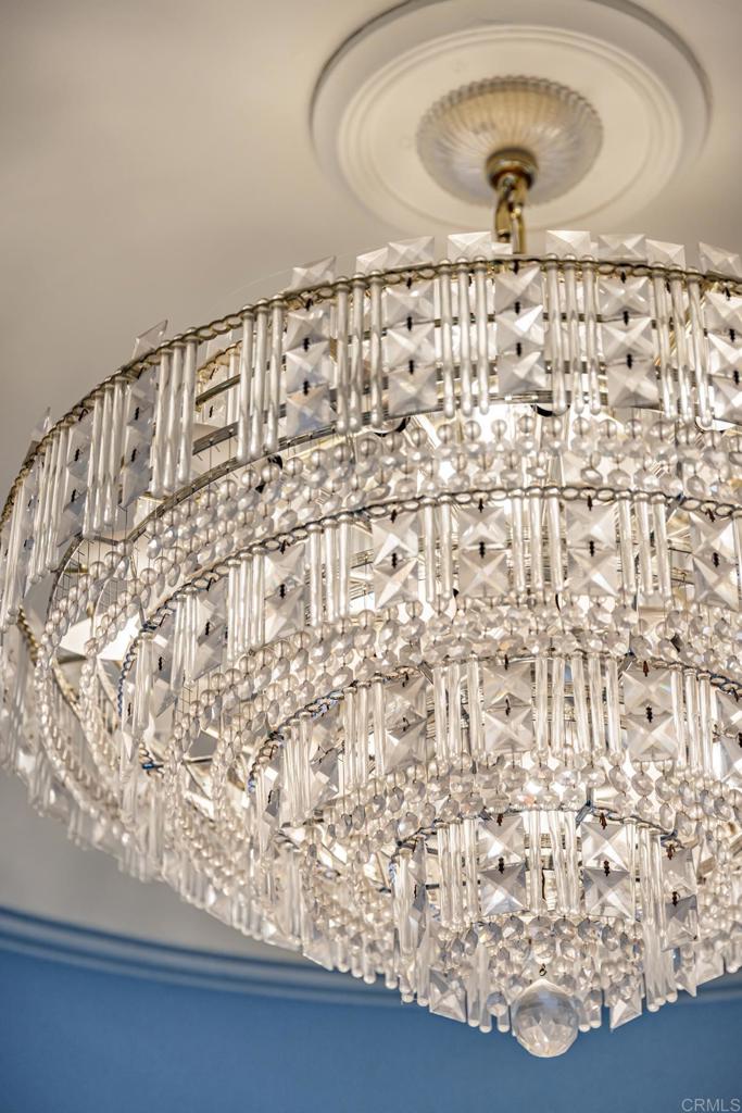 7477 Avenida De Palais