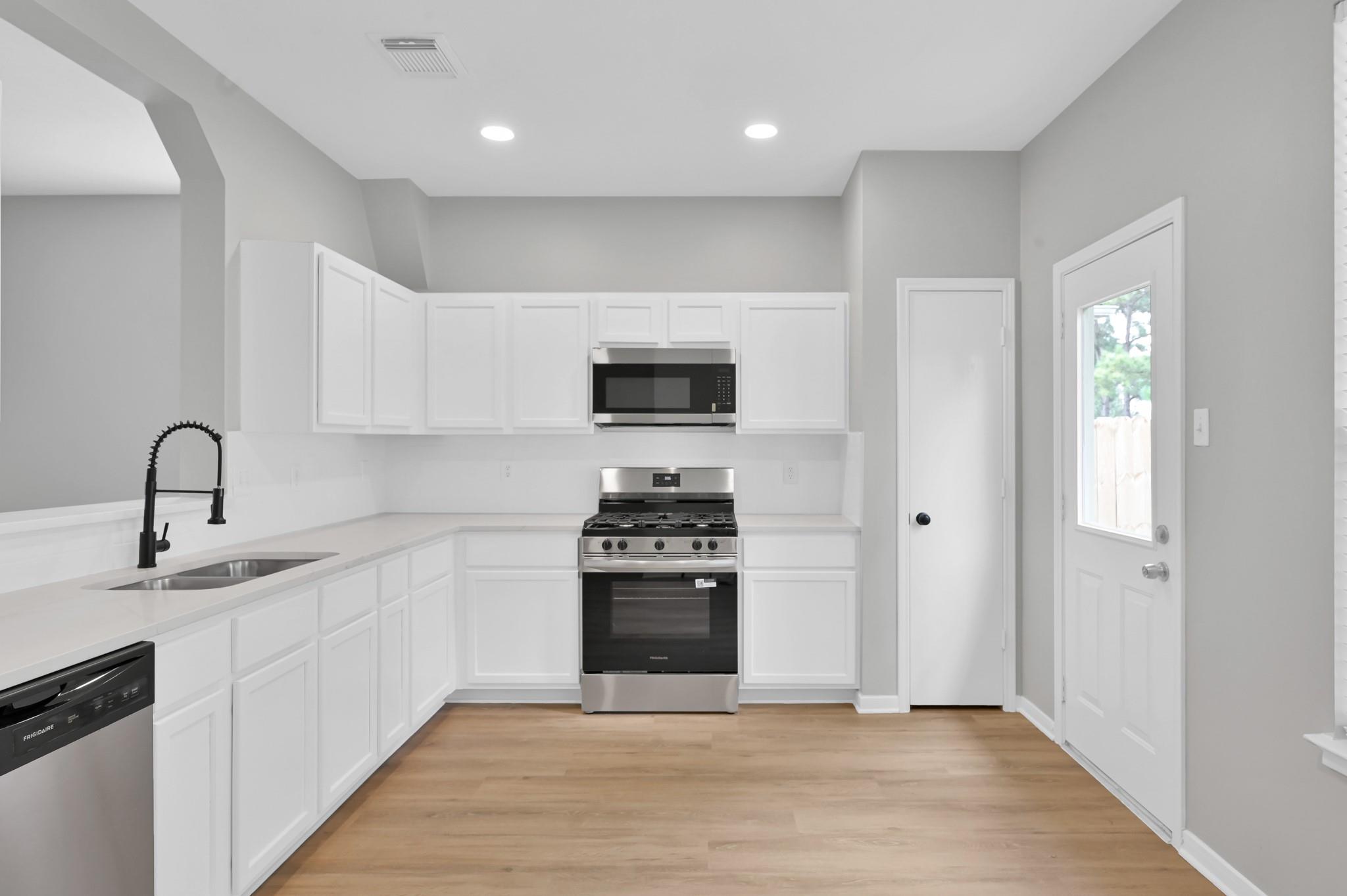 23911 Pinecreek Point