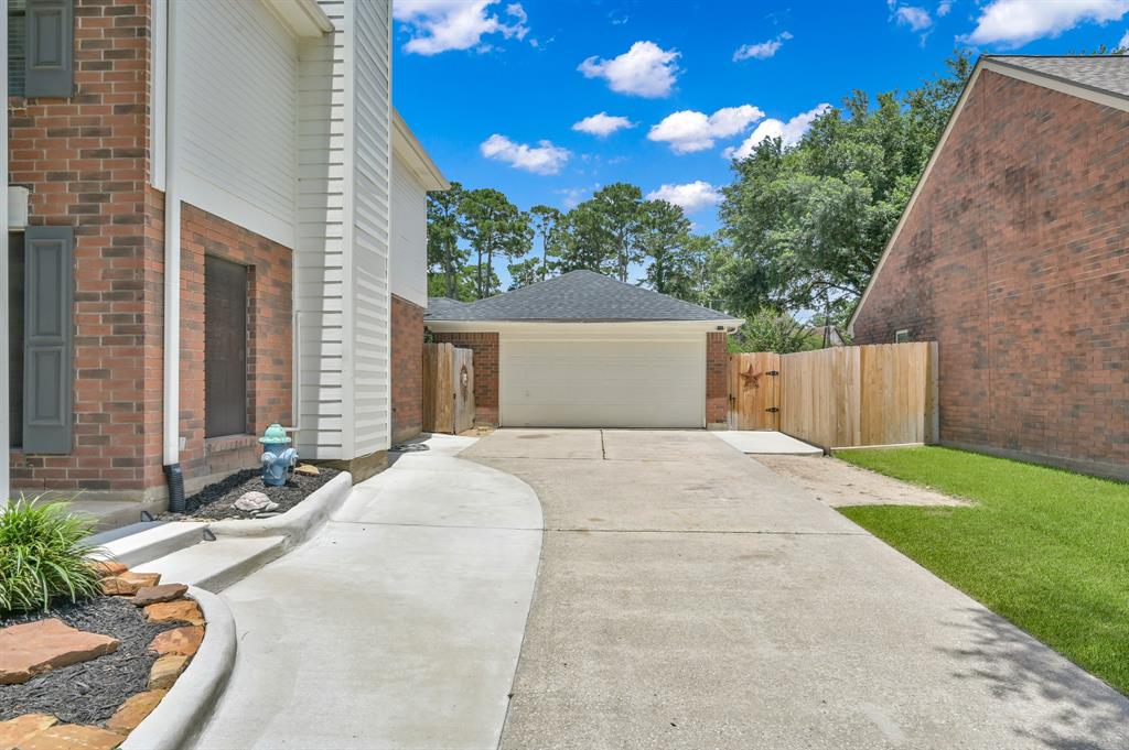 17214 Shadow Valley Drive