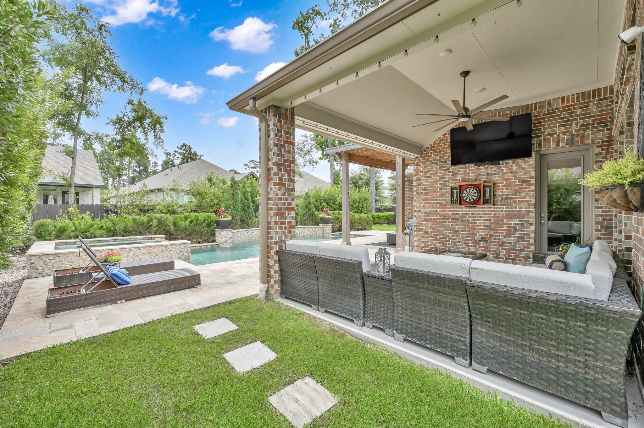 511 Woodsy Pine Court