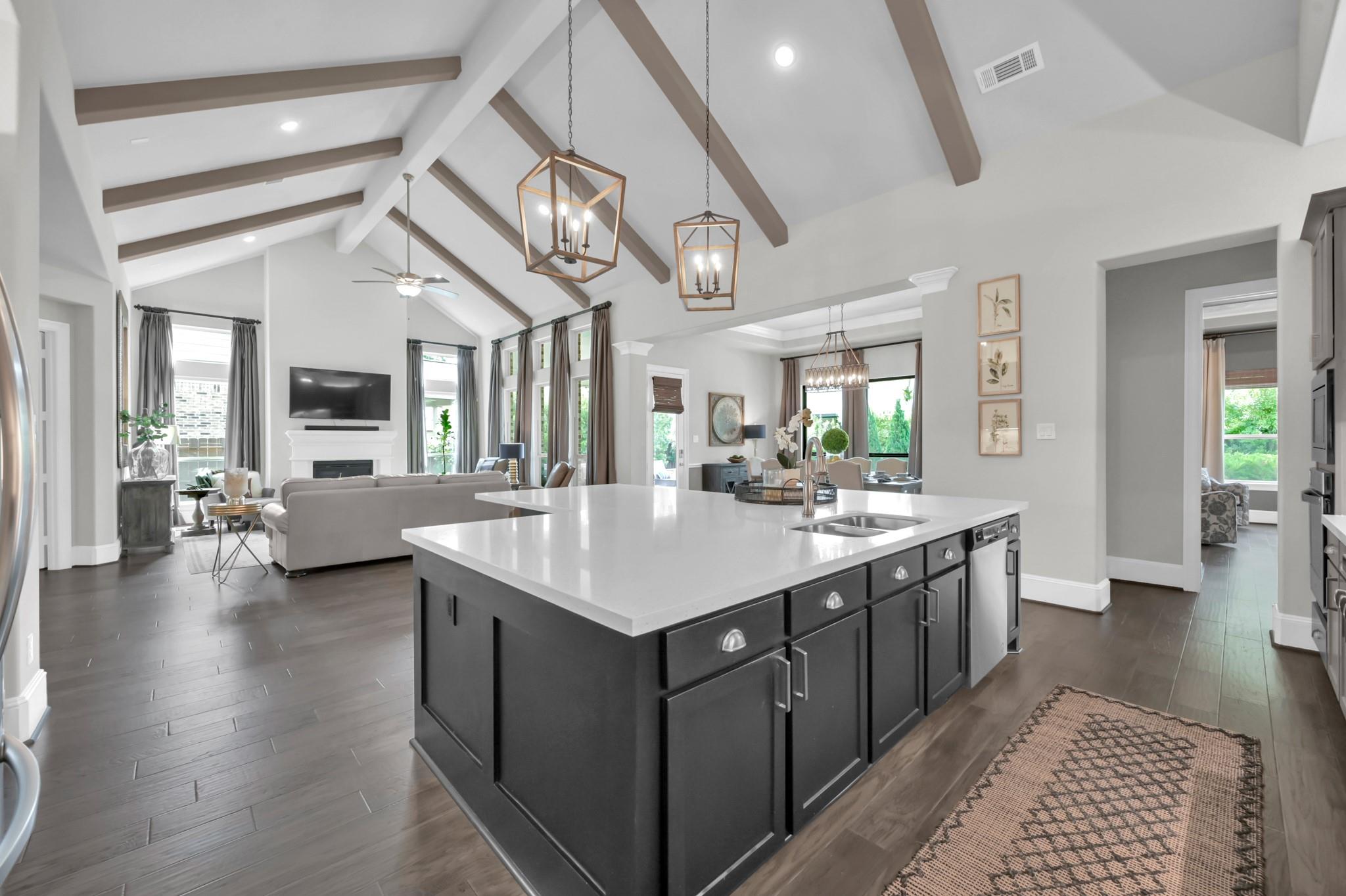 511 Woodsy Pine Court