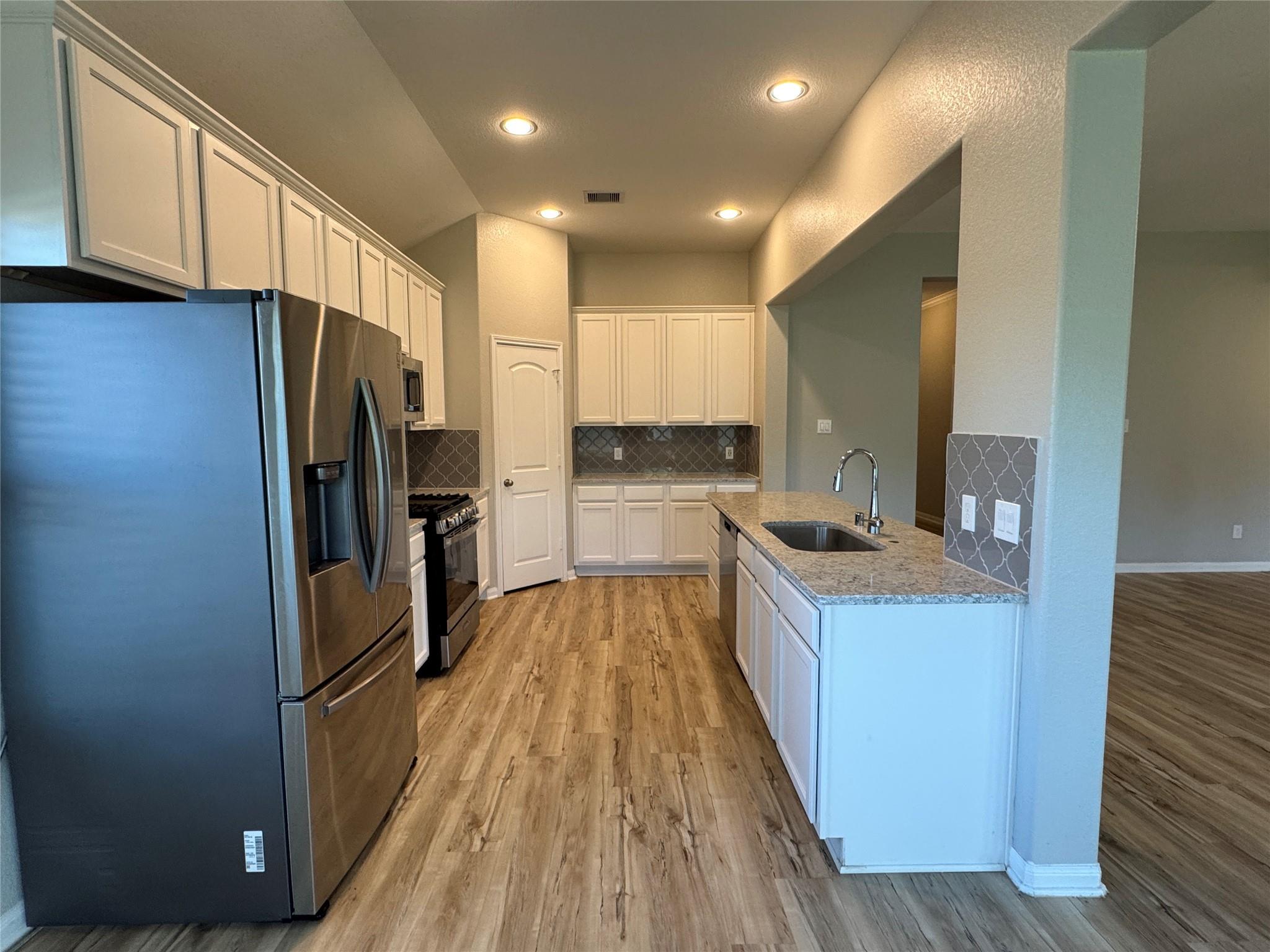 15064 Meadow Glen N