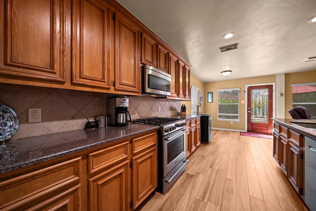 2223 Caroline Park Lane