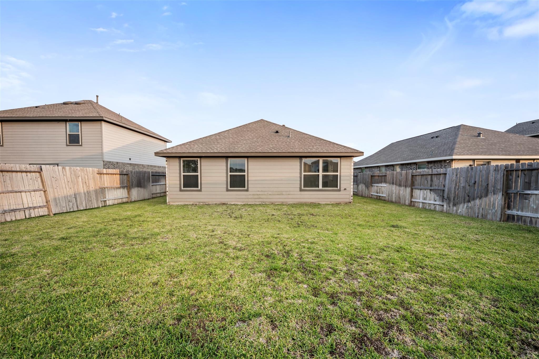 14519 Broadbury Road