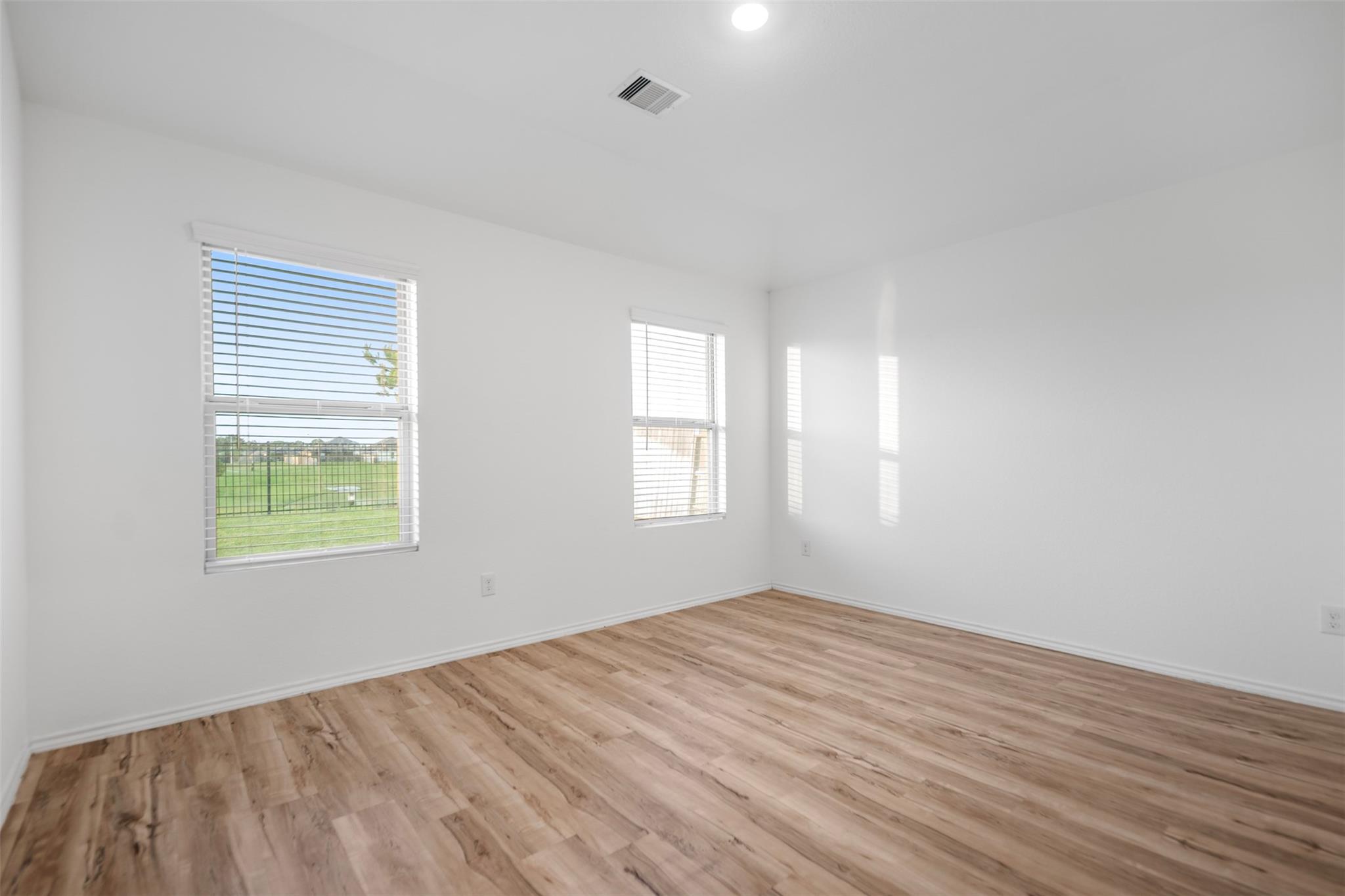 14519 Broadbury Road