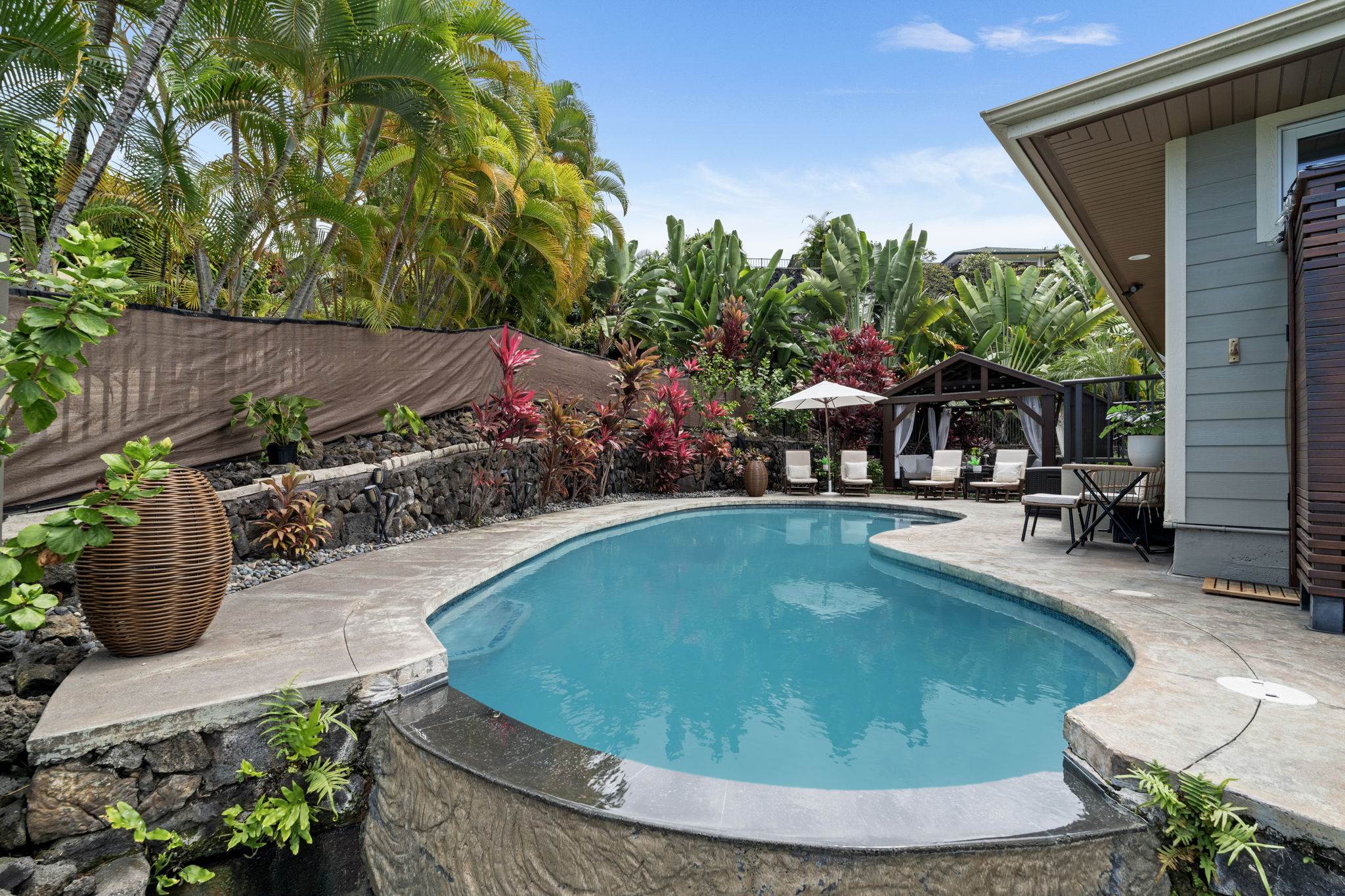 76-6393 PUALANI ST