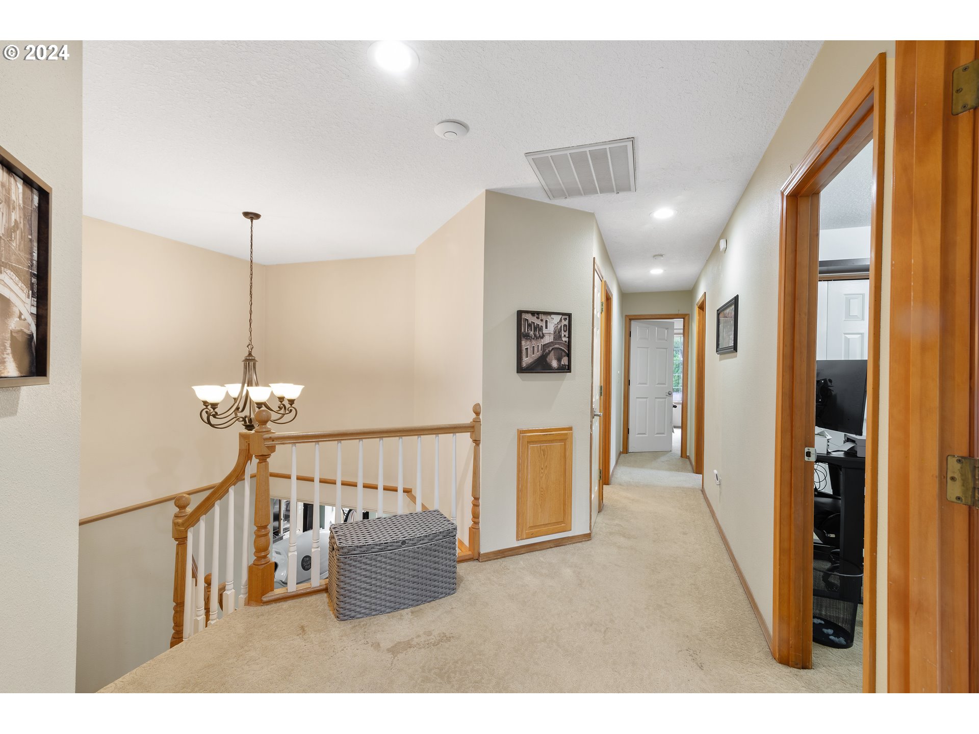 1617 SE SOLOMON LOOP