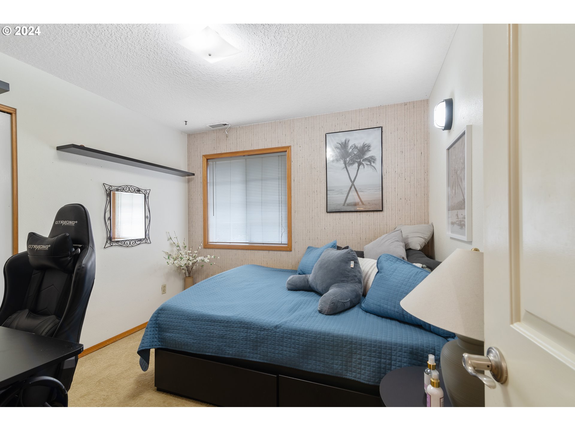 1617 SE SOLOMON LOOP