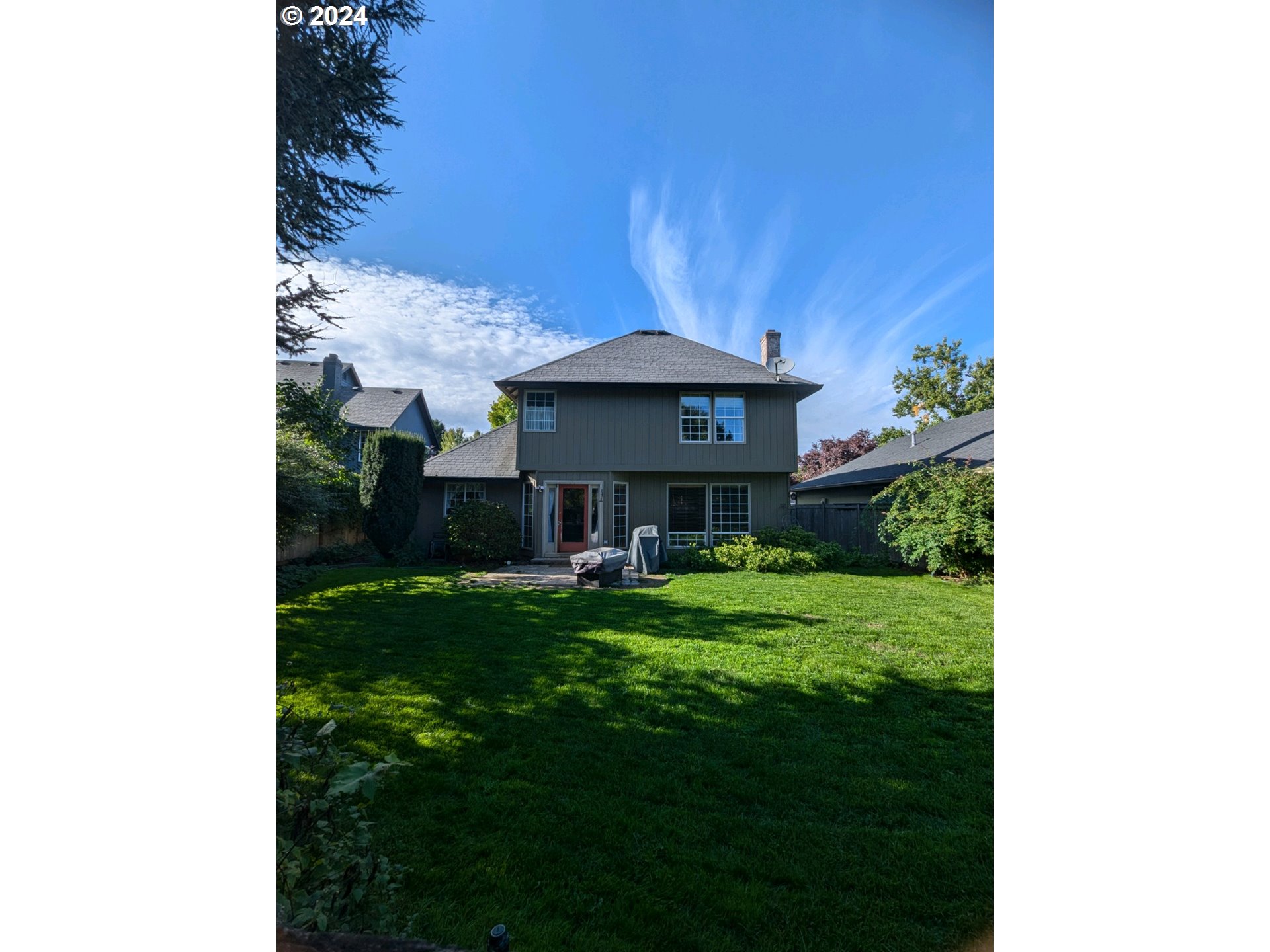 1617 SE SOLOMON LOOP