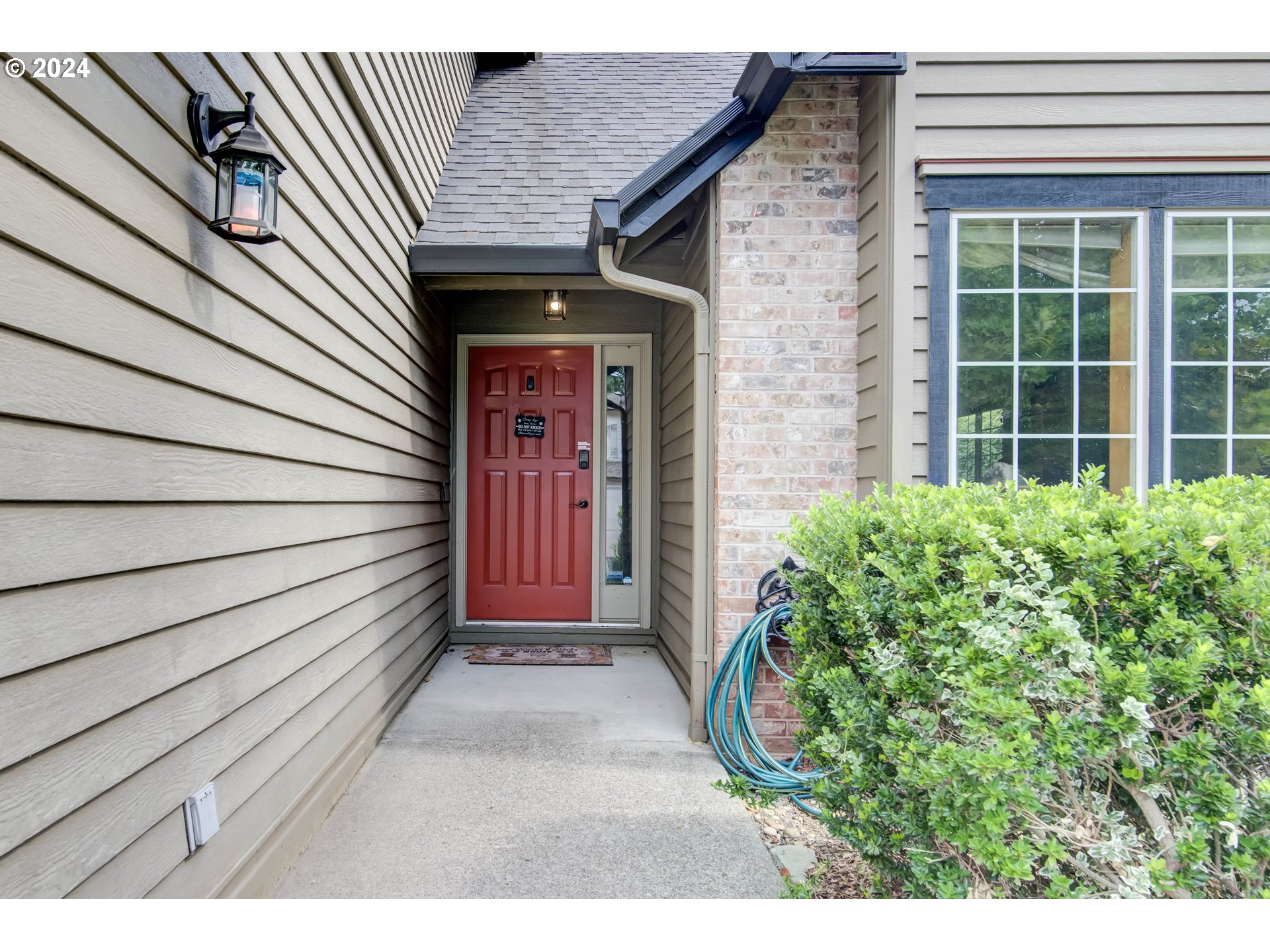 1617 SE SOLOMON LOOP