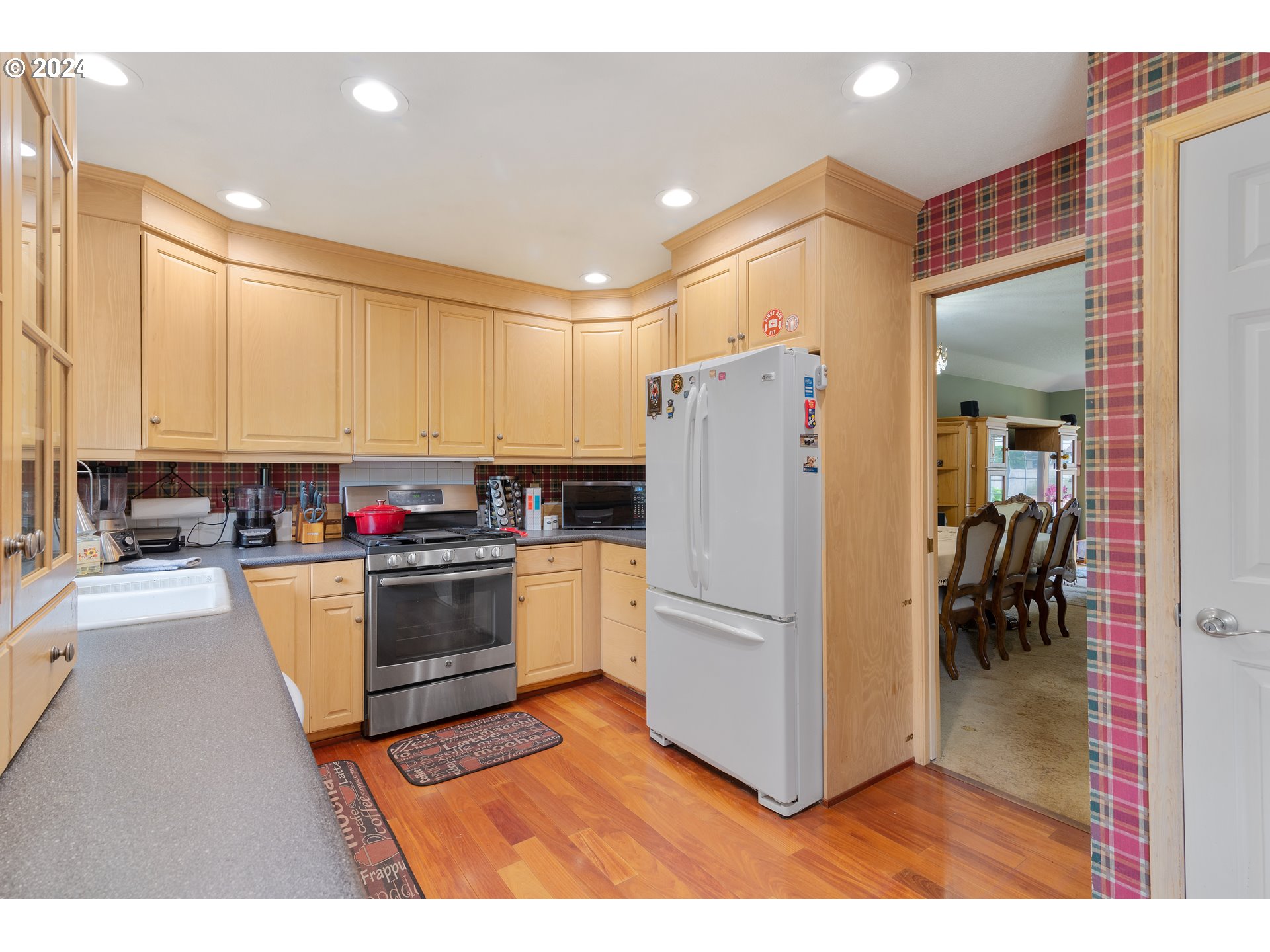 1617 SE SOLOMON LOOP