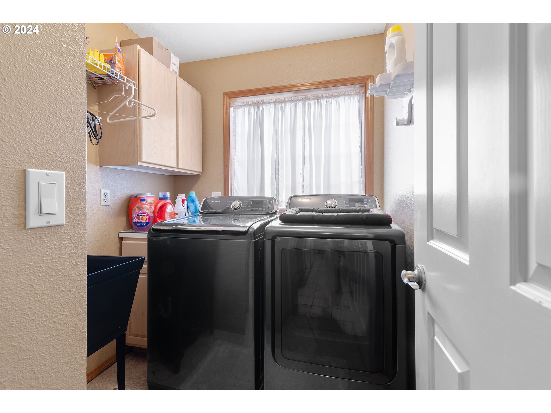 1617 SE SOLOMON LOOP