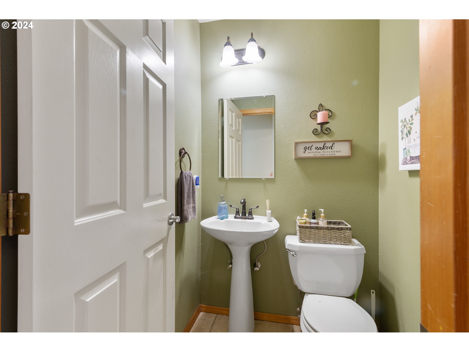 1617 SE SOLOMON LOOP